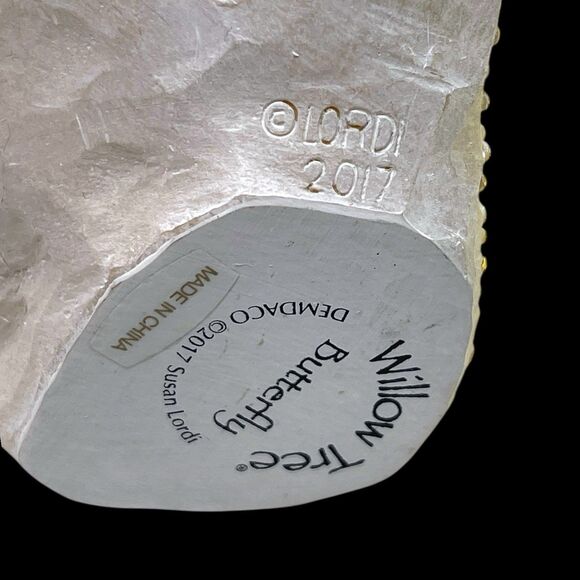 Signed Willow Tree Butterfly sculpted figure by Susan Lordi 6.5” Tall - Picture 9 of 10